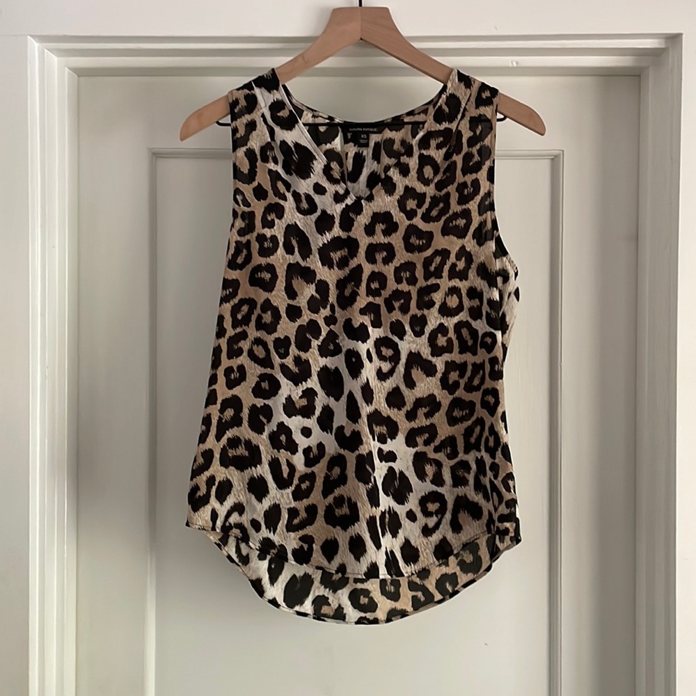 Banana Republic Leopard Print Sleeveless Top - XS